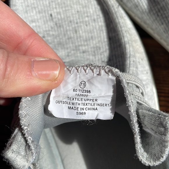 Tommy Bahama “Hey Dudes” Slipons - Picture 6 of 7